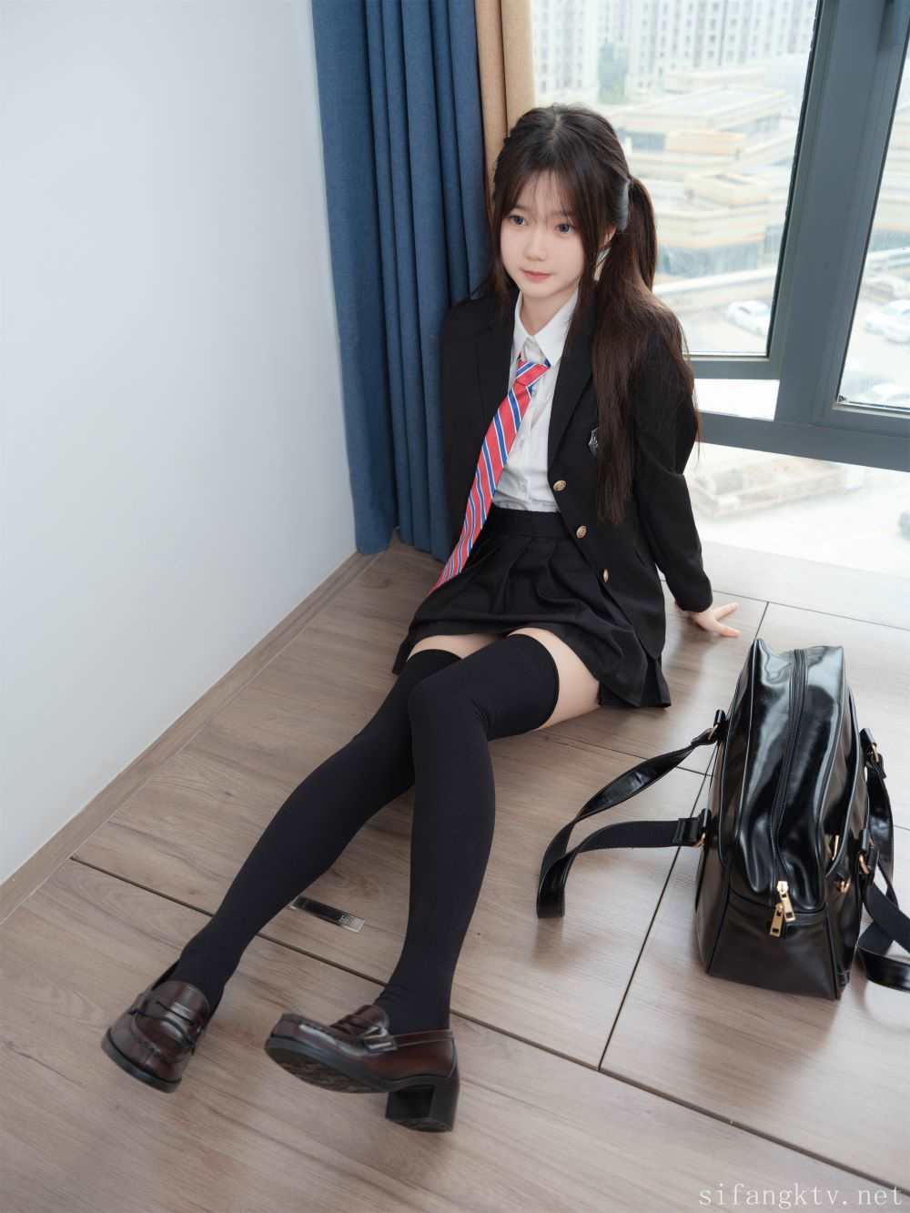小恩 紧急企划 万元定制私房照片-写真套图合集下载- 16套