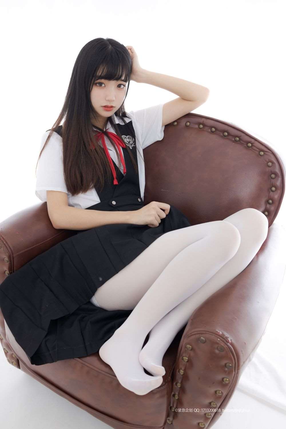 《一只喵喵梓》黑丝白丝私房定制写真合集目录资源下载