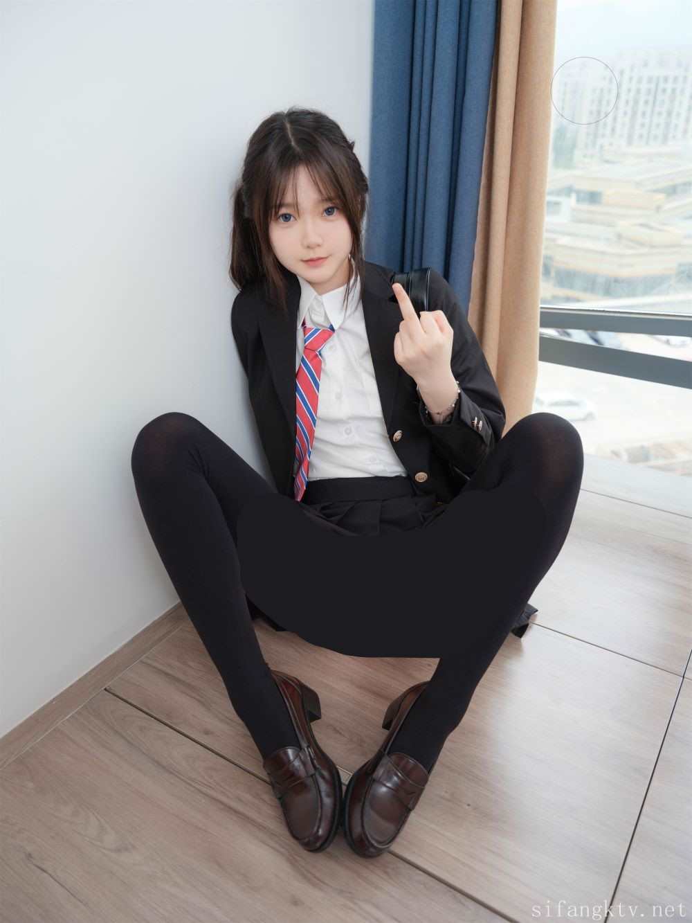 小恩 紧急企划 万元定制私房照片-写真套图合集下载- 16套