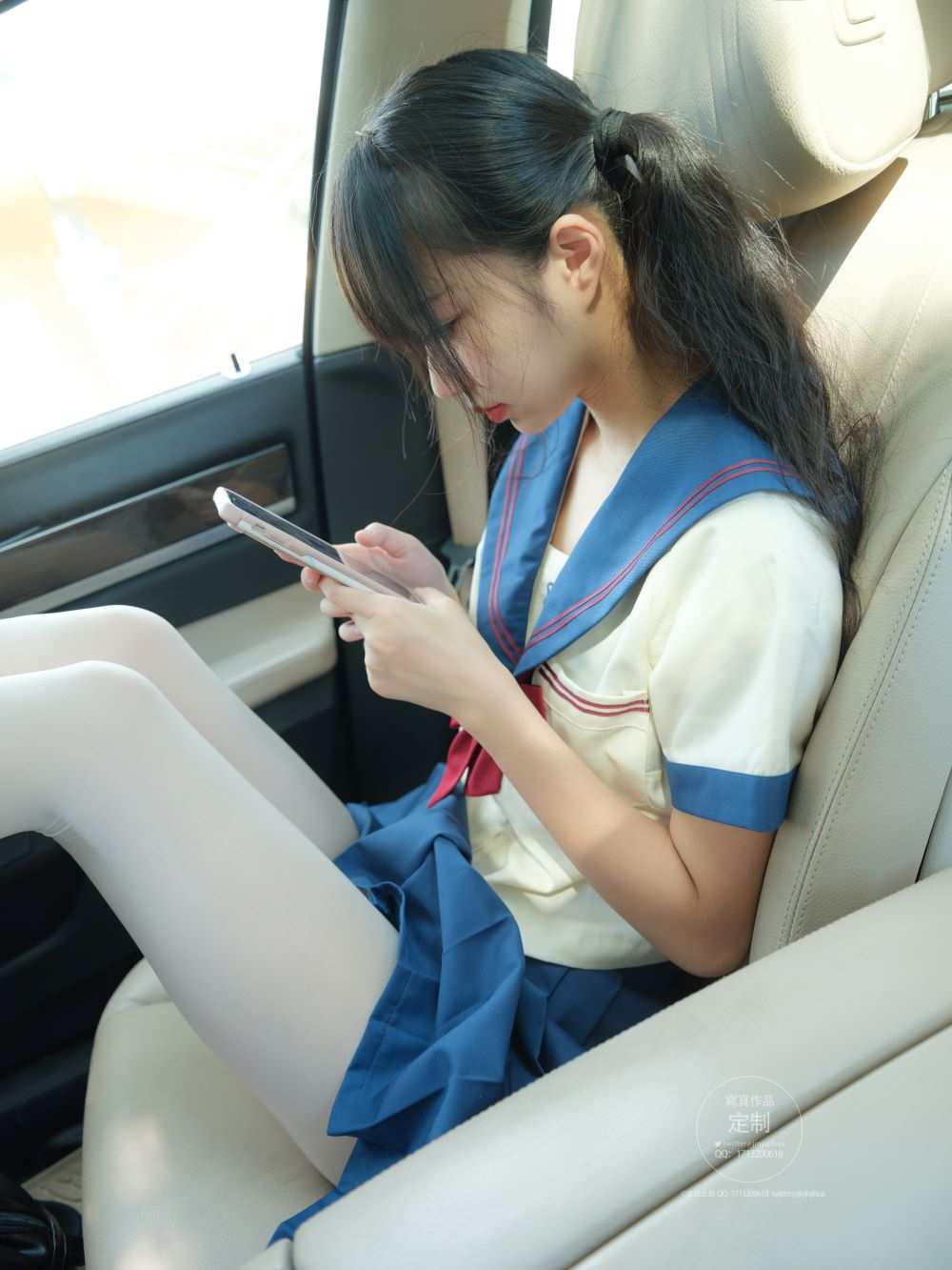 《一只喵喵梓》黑丝白丝私房定制写真合集目录资源下载