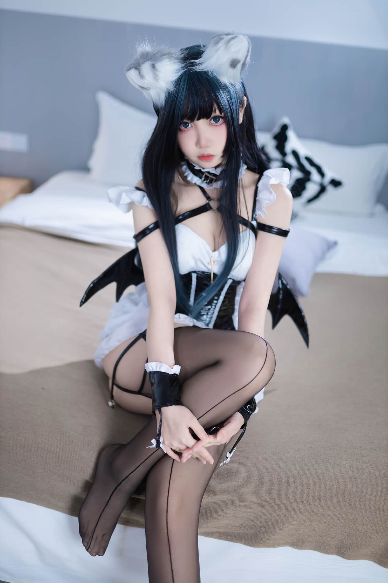 洛桑w伊梓 黑丝、白丝制服诱惑 完整Cos写真资源合集下载 15套