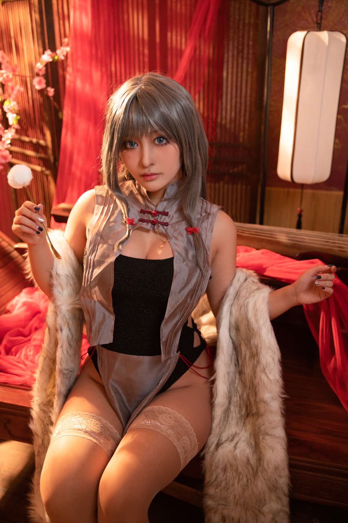洛璃LoLiSAMA 肉感美女cos写真图片合集下载 82套