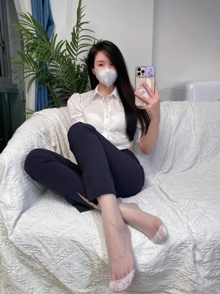 软妹小九九(July芝岚) 微密圈丝袜美足福利 写真资源合集下载 38套