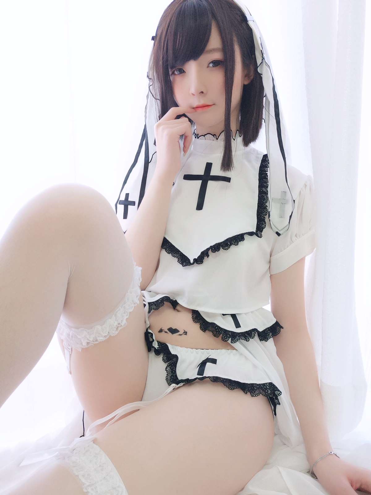 一小央泽 – 丝袜美女COS原图照片 写真资源合集下载 – 64套