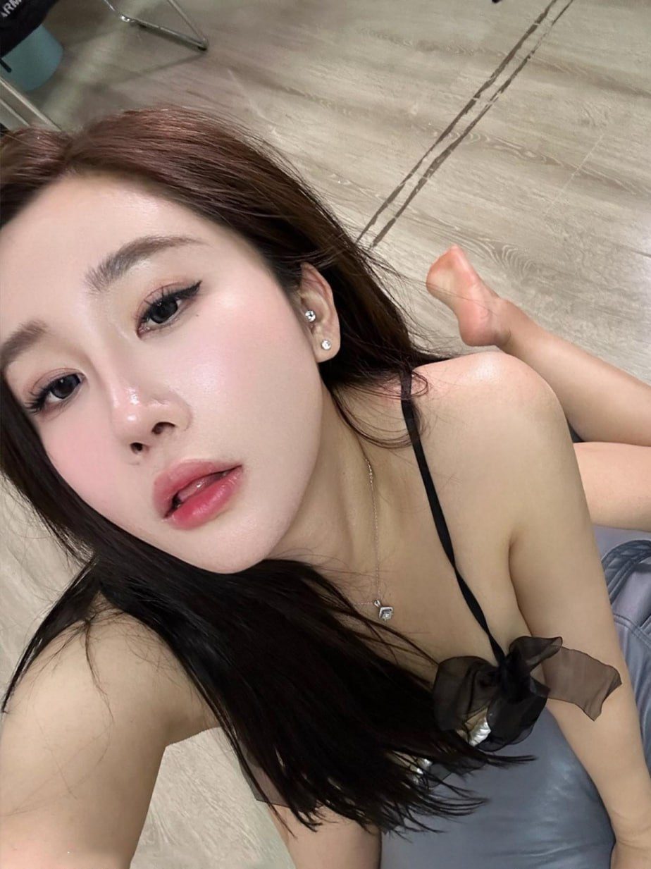 一只77 微密圈觅圈图片全套作品 写真套图合集下载 [持续更新]