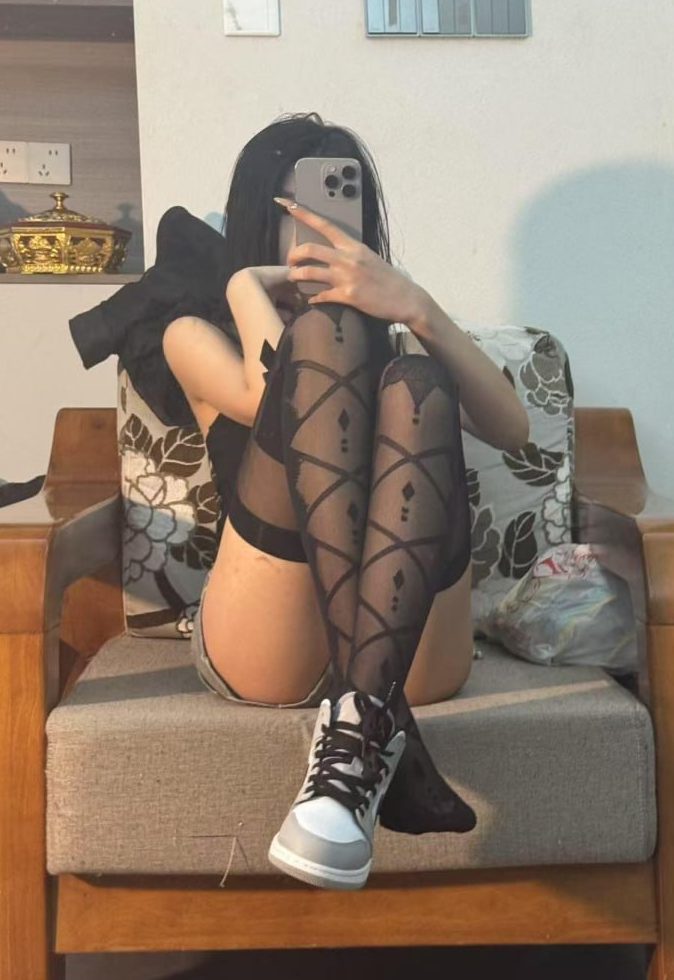 黑魔仙 微密圈抖音黑丝博主甜毒诱惑 写真资源合集下载