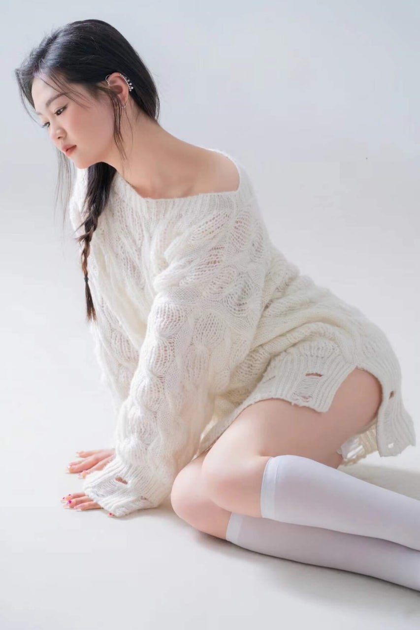 爆炒肉肉啦 岛遇抖音美女丝袜诱系照片作品 写真资源合集下载