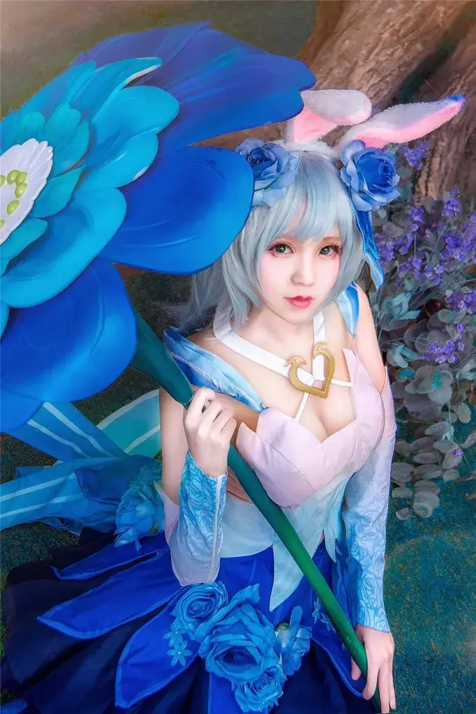 汐兔子 Cosplay少女萝莉写真图集合集下载