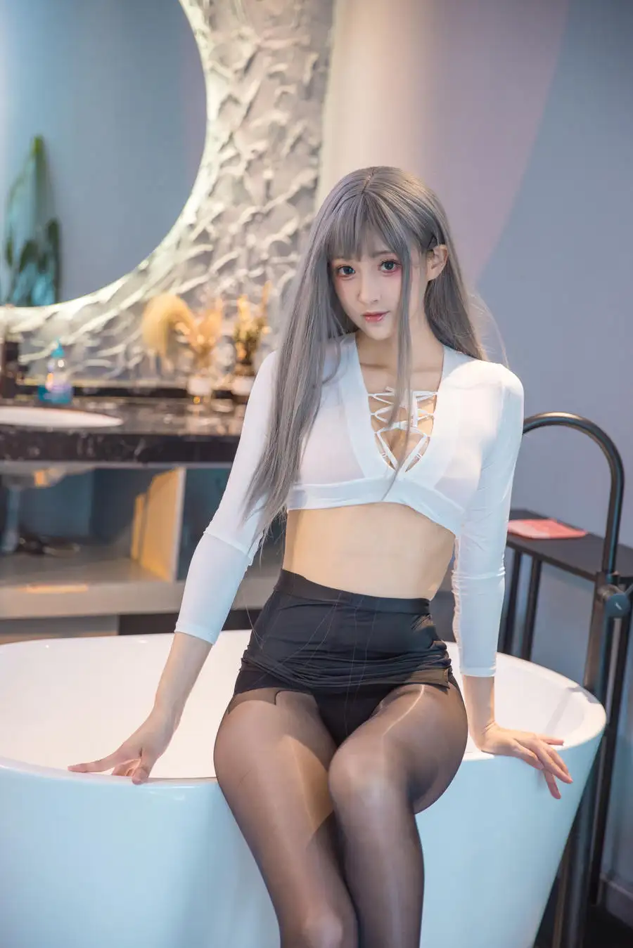 Luisa_零纱纱(冬马路纱) 黑丝美腿福利写真资源合集下载