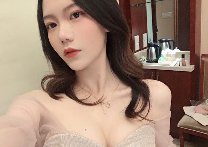 快点亲亲我吖(魔法秋秋) 推特网红资源合集打包下载11.4G