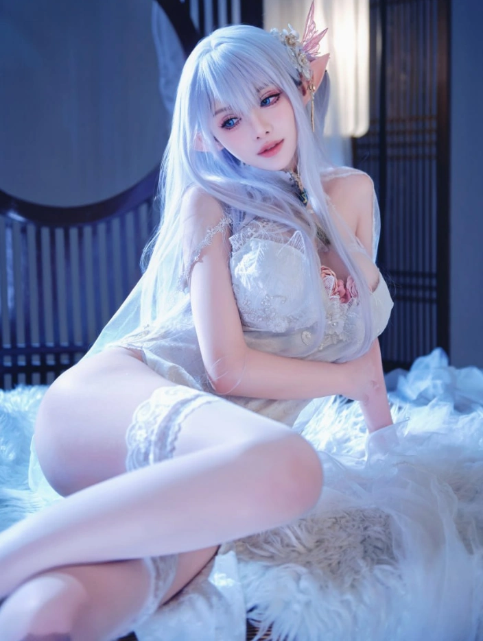 鹿初 Cosplay福利无删减写真资源合集下载