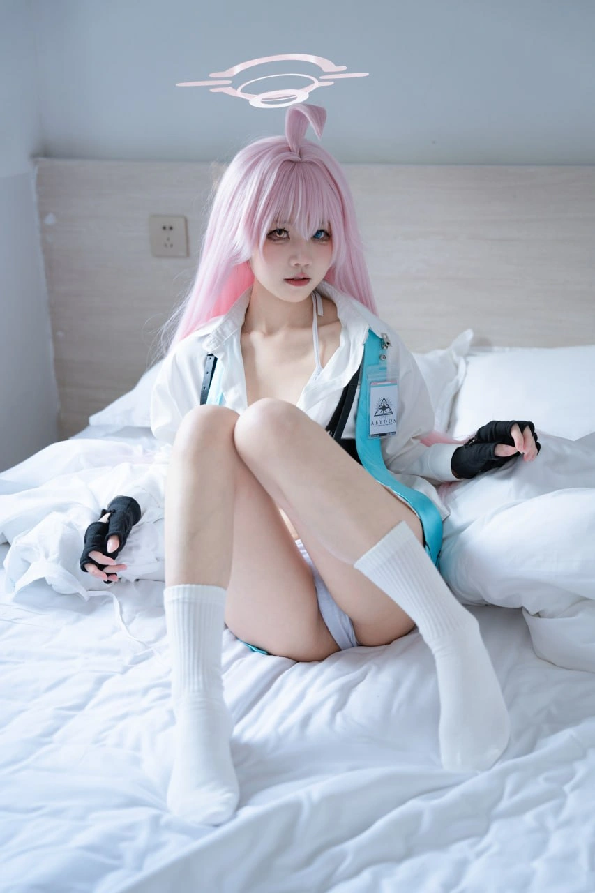 清水凪 Cosplay私密诱惑写真资源合集下载