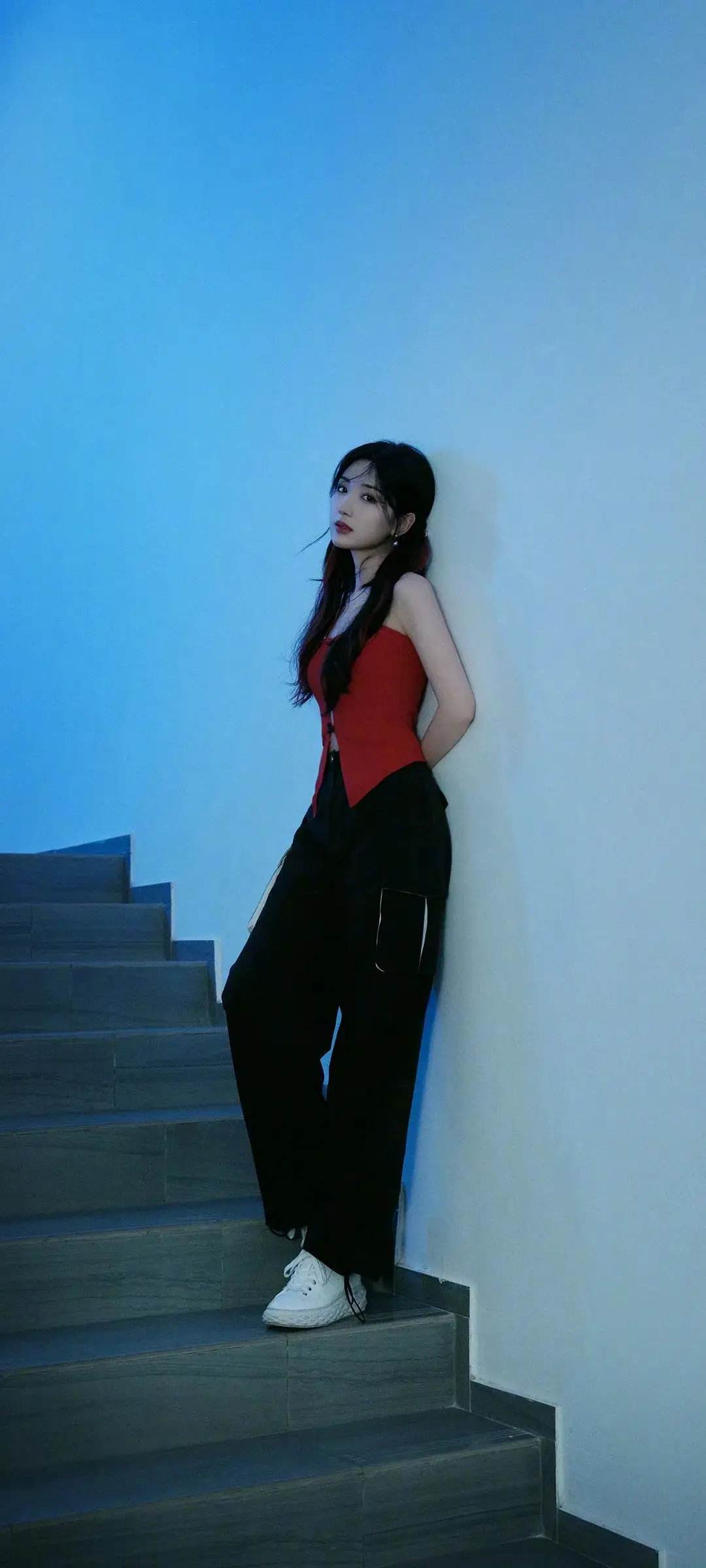 毛晓彤简约肖像手机壁纸